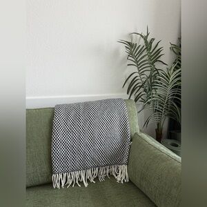 West Elm Knit Acrylic Blanket Throw Chevron 46x55 inches